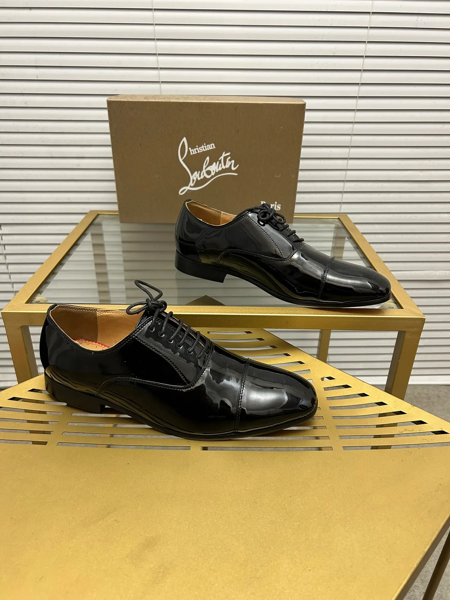 (Customized model) Ex-factory price is 500. christian louboutin (CL red sole shoes) counter series, casual sneakers for couples 📢 📢 📢 Exclusive hot style release 🎈🎈💪 Movable latex feet 👻 Finished outsole line [Proud] 😝Female 35-40# Male 38#-46, global supply😝 [Top version]: Original imported genuine leather upper, top original leather lining, original molded TPU outsole, original 1:1 detail processing, original shoe last,